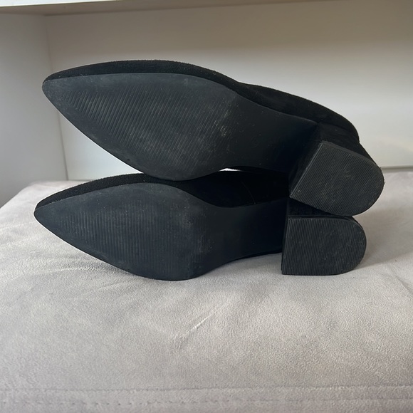Steve Madden Black Drey Microsuede Block Heel - Picture 5 of 8